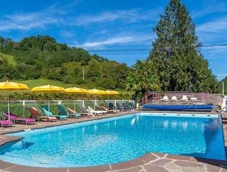 Oh! Campings - Camping Paradis A L'Ombre Des Tilleuls Peyrouse Exterior foto