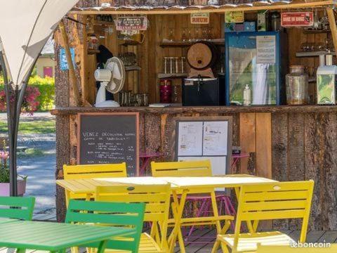 Oh! Campings - Camping Paradis A L'Ombre Des Tilleuls Peyrouse Exterior foto